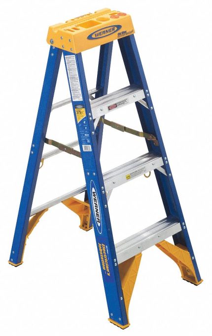 WERNER Stepladder: 4 ft Ladder Size, Fiberglass, 375 lb Load Capacity, 16 lb Wt, 1.9 ft Standing Ht