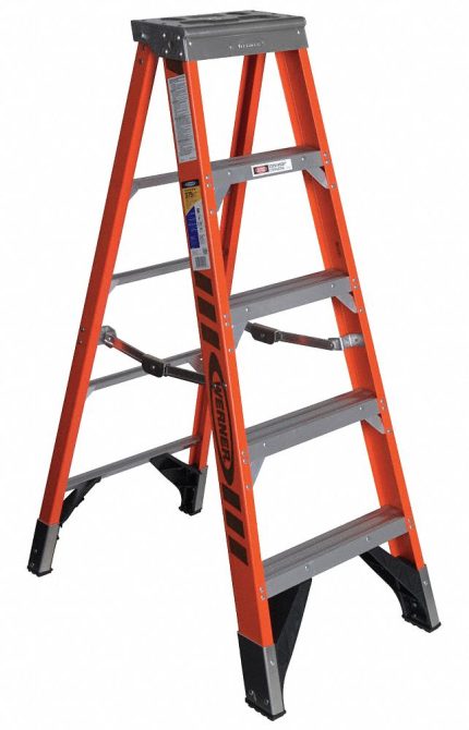 WERNER Stepladder: 5 ft Ladder Size, Fiberglass, 375 lb Load Capacity, 20 lb Wt, 1.8 ft Standing Ht