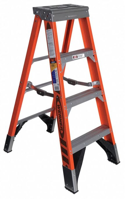 WERNER Stepladder: 4 ft Ladder Size, Fiberglass, 375 lb Load Capacity, 17 lb Wt, 1.9 ft Standing Ht